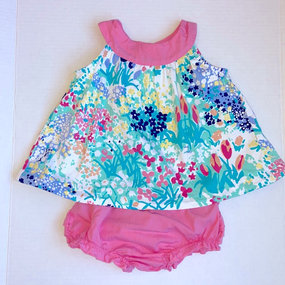 Crown & Ivy Baby 2 piece open back floral set with bow & ruffled bloomers